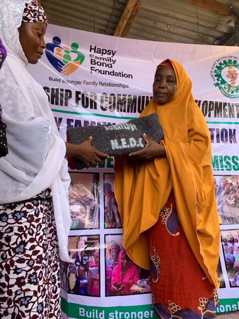 Blanket distribution to women